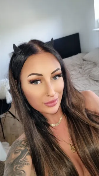 Mina - Free - OnlyFans Profile Photo